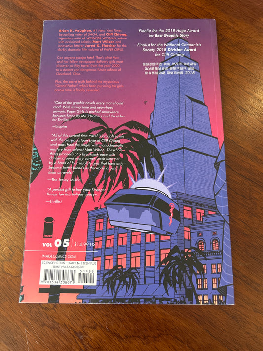 Paper girls 5. Brian K. Vaughan. 2018.
