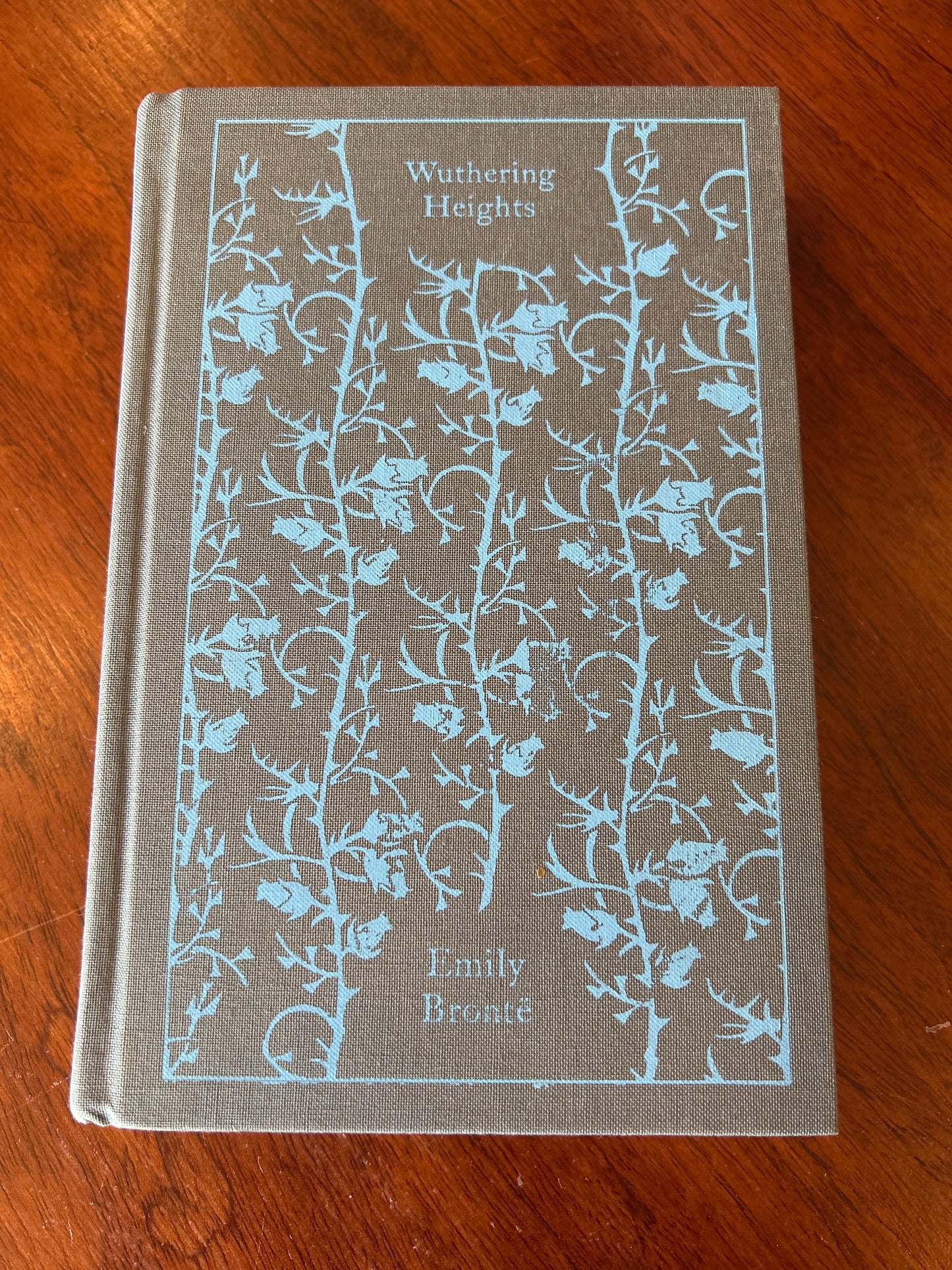 Wuthering heights. Emily Brontë. 2017.