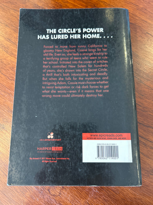 Secret Circle. L.J. Smith. 2011.