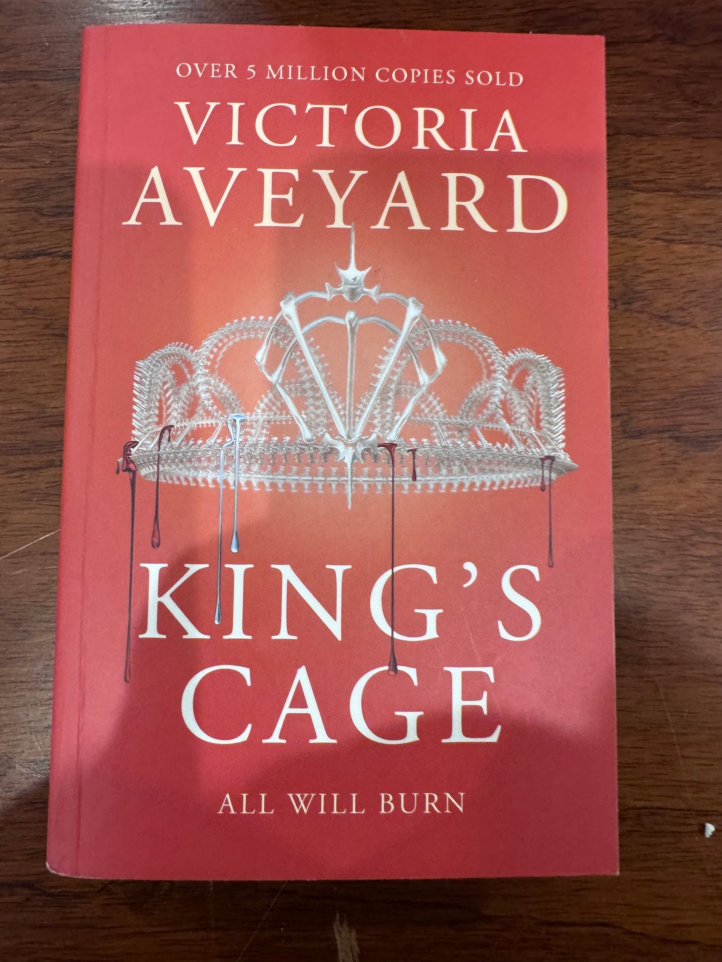 King’s cage. Victoria Aveyard. 2017.