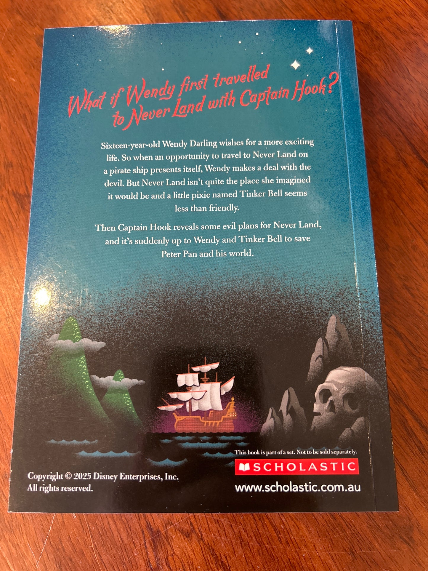 Straight on till morning. Liz Braswell. 2025.