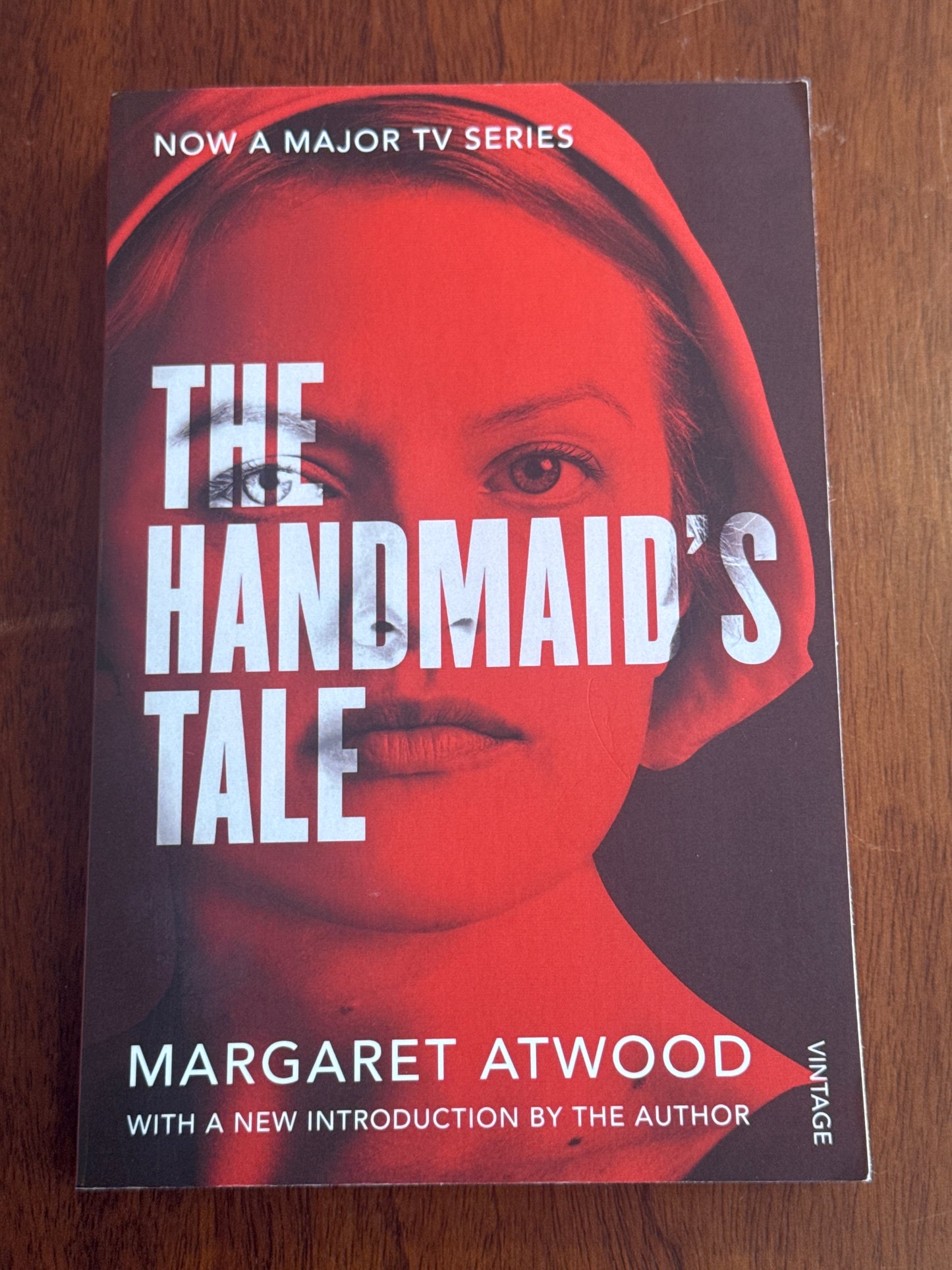 Handmaid's tale. Margaret Atwood. 2017.