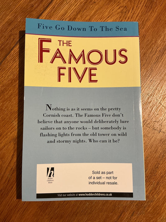 Five go down to the sea. Enid Blyton. 1997.