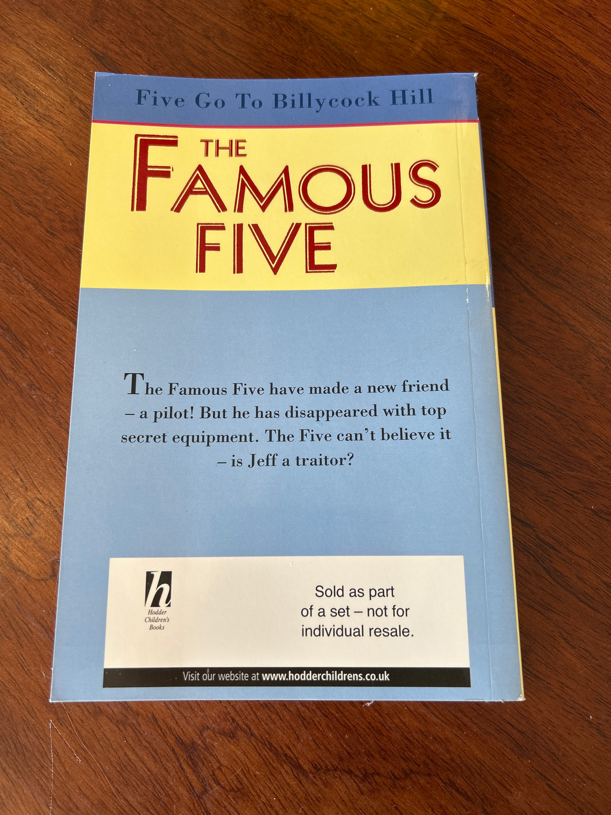 Five go to Billycock Hill. Enid Blyton. 1997.
