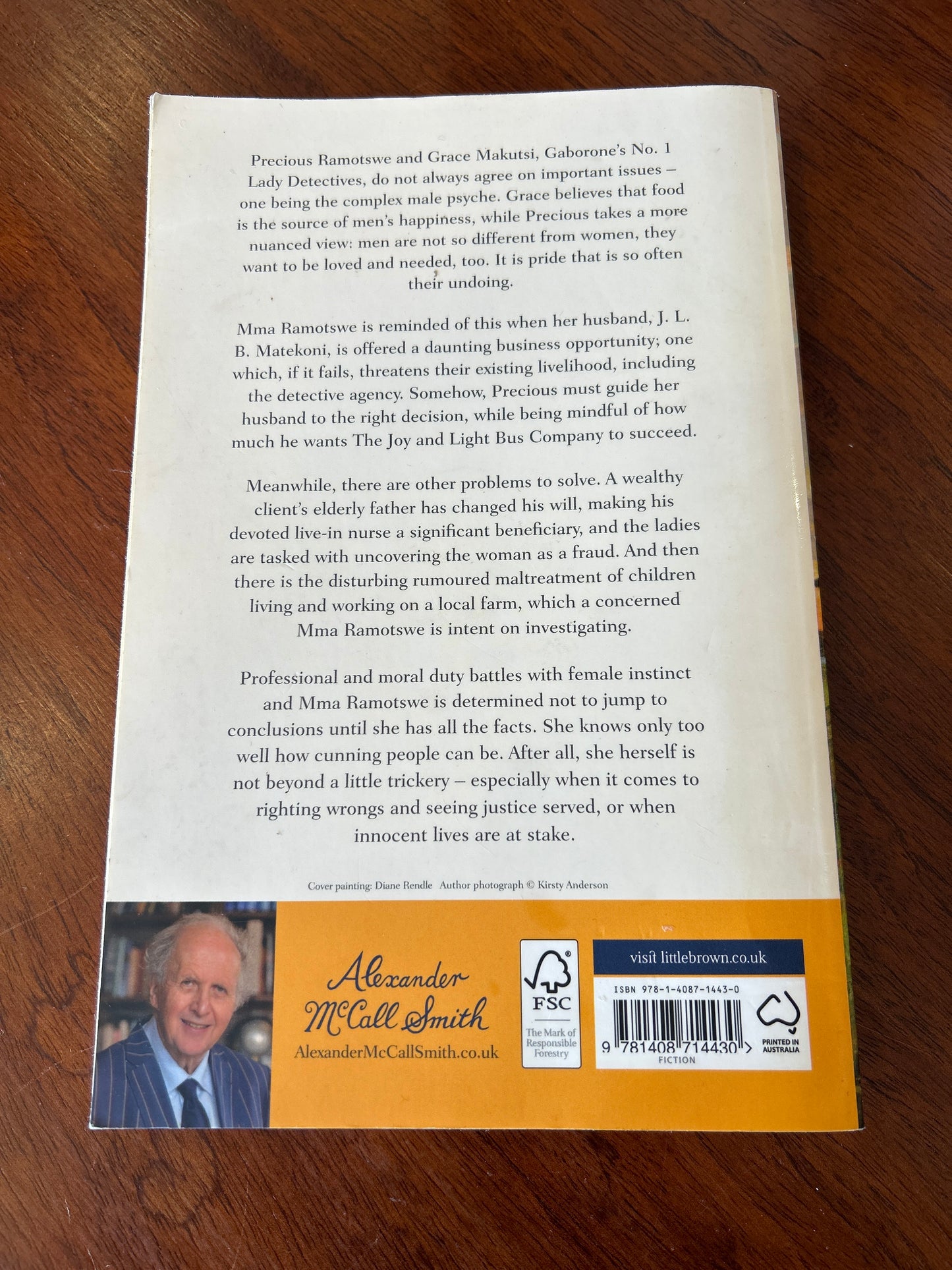 Joy and Light bus company. Alexander McCall Smith. 2021.