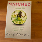 Matched. Ally Condie. 2010.