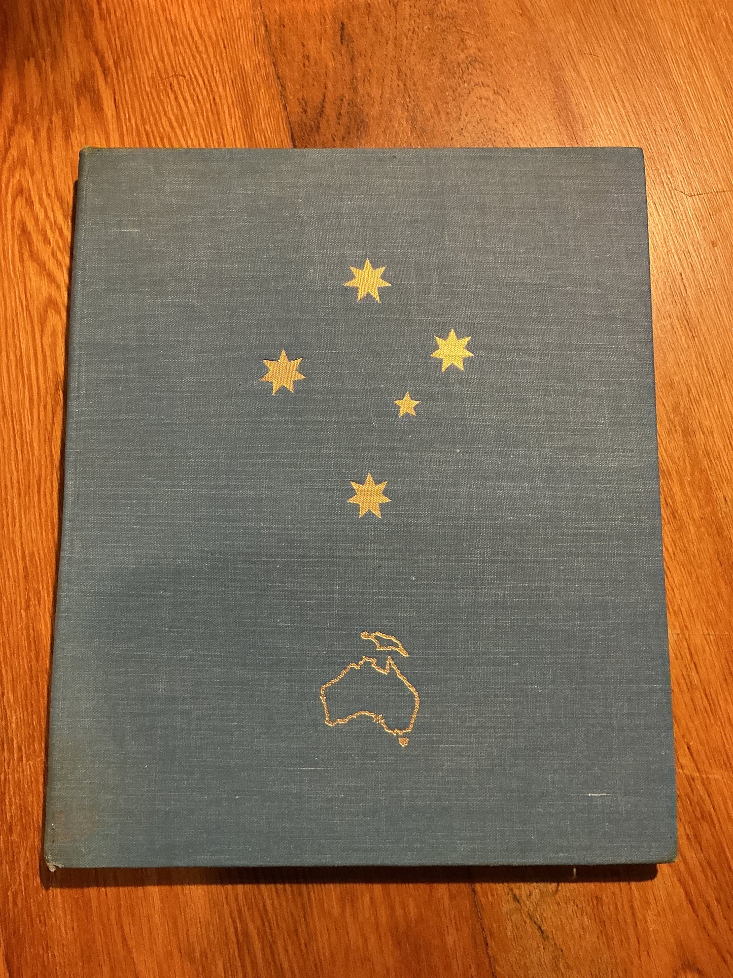 Land of the Southern Cross: Australia. Australian Publicity Council. 1956.