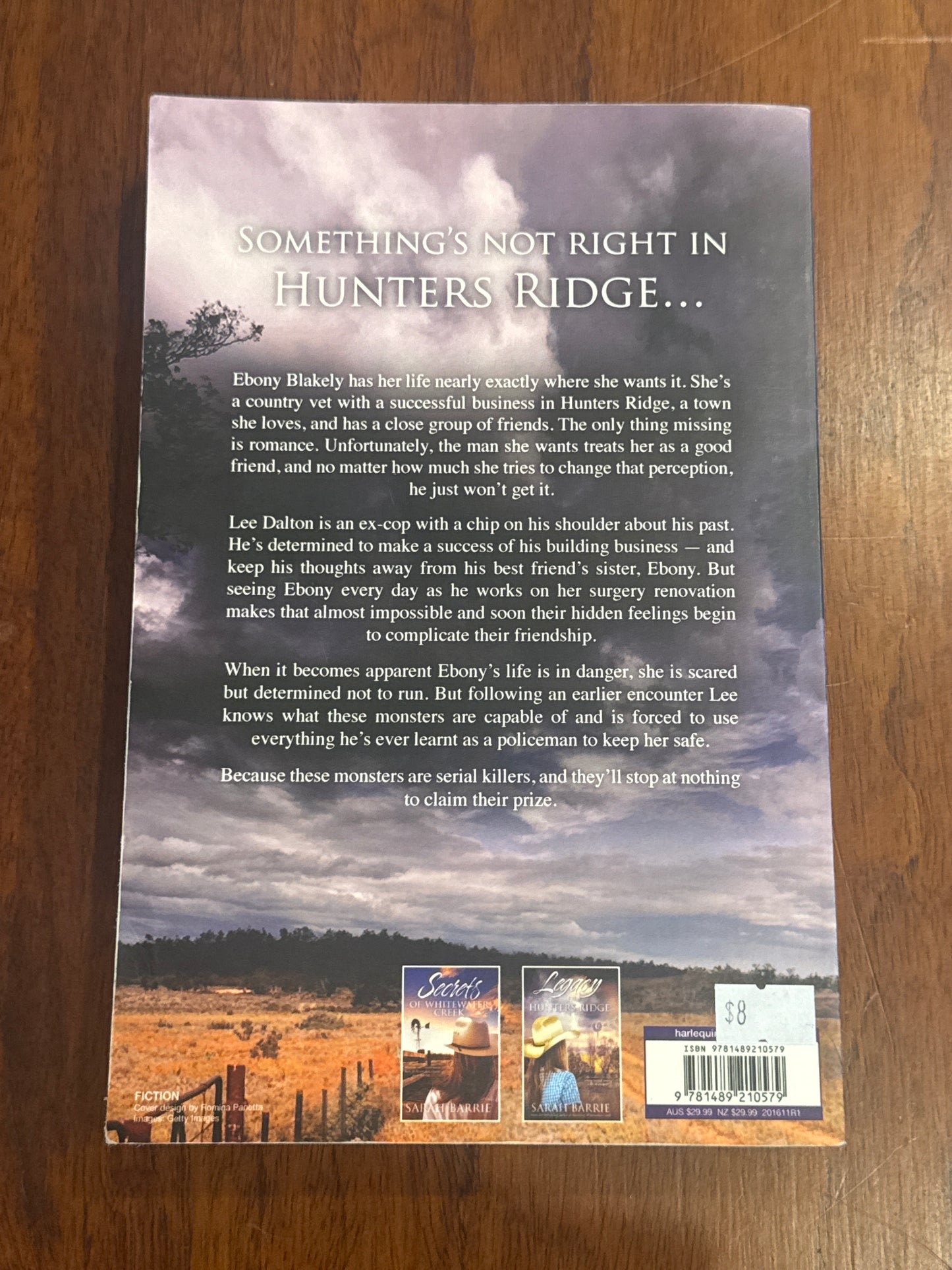 Shadows of Hunter’s ridge. Sarah Barrie. 2016.