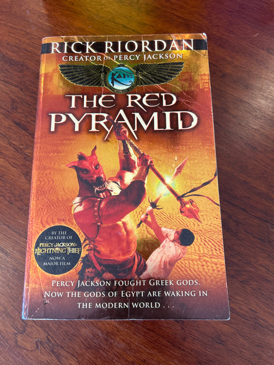 Red Pyramid. Rick Riordan. 2011.