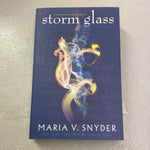 Storm glass. Maria V. Snyder. 2010.