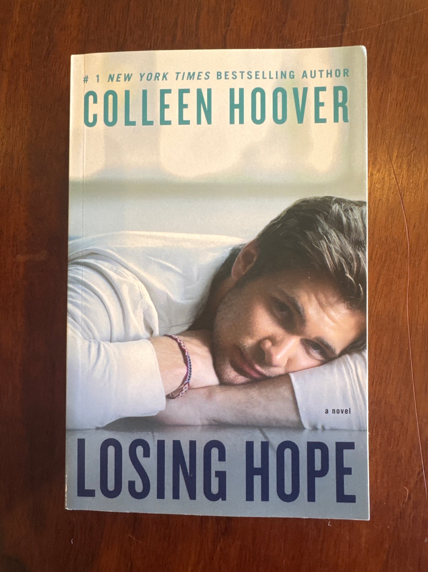 Losing hope. Colleen Hoover. 2013.