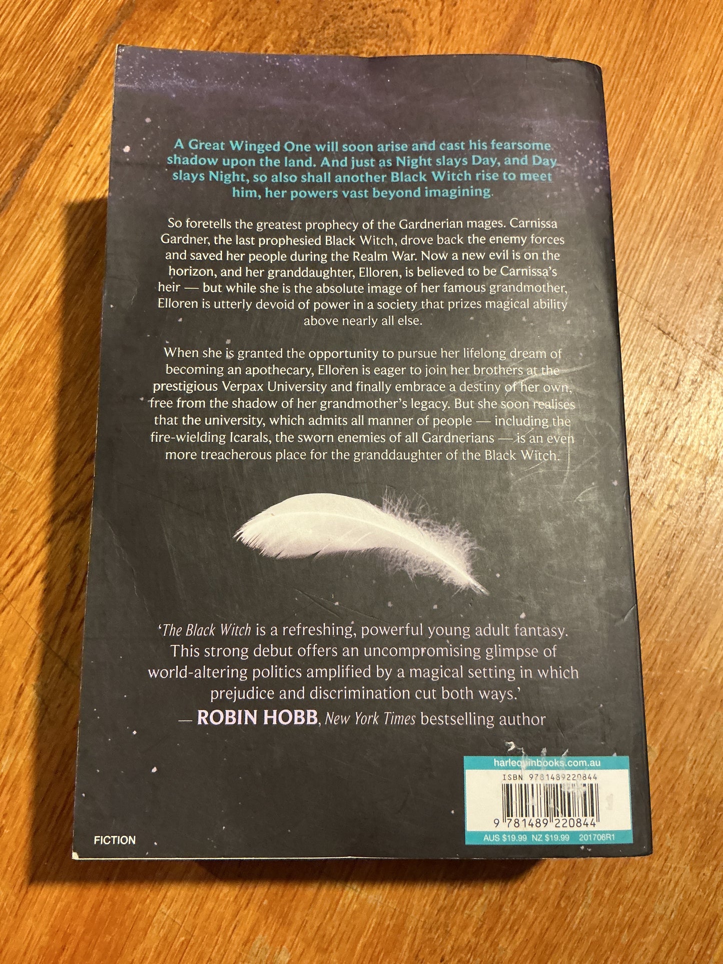 Black witch. Laurie Forest. 2017.