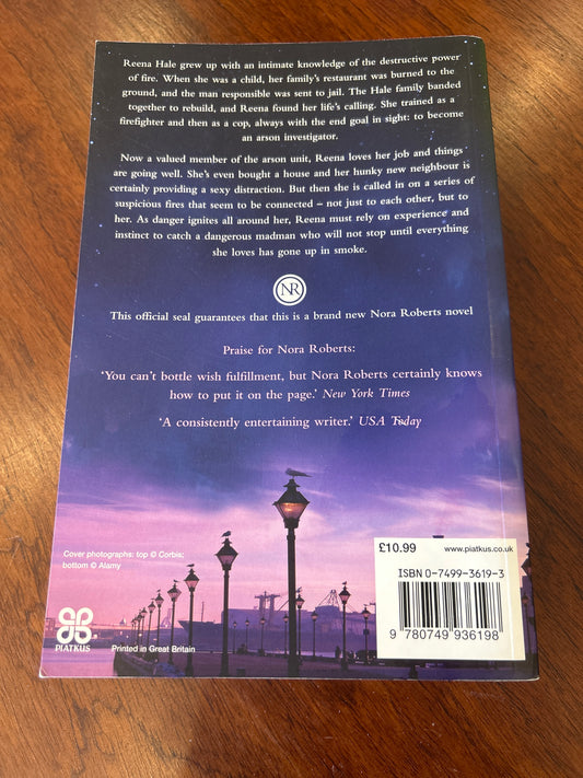 Blue smoke. Nora Roberts. 2005.