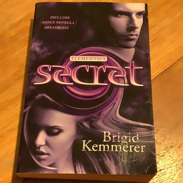 Secret: elementals 4. Brigid Kemmerer. 2014.