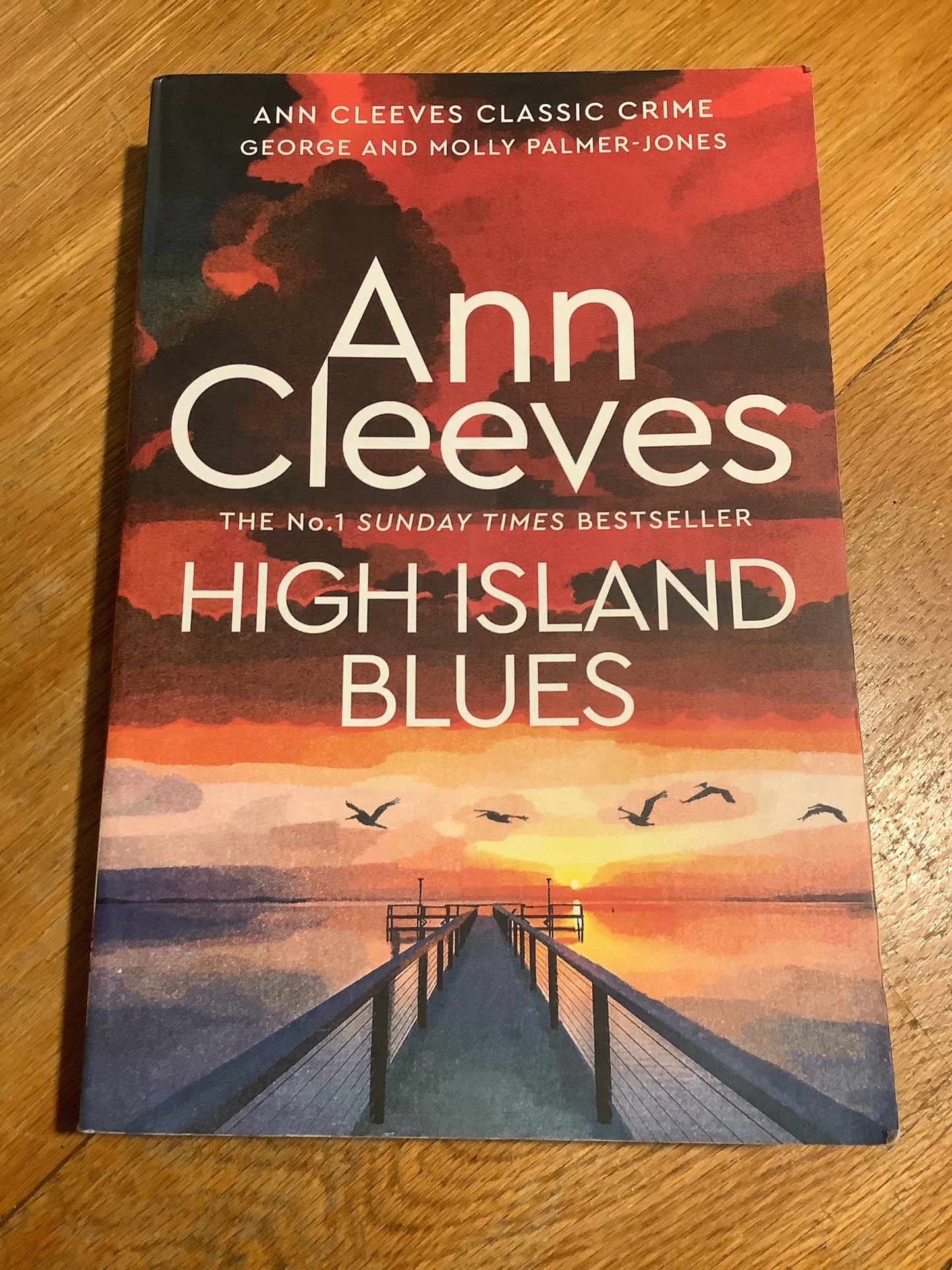 High island blues. Ann Cleeves. 2024.