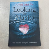 Looking for Alaska. John Green. 2013.