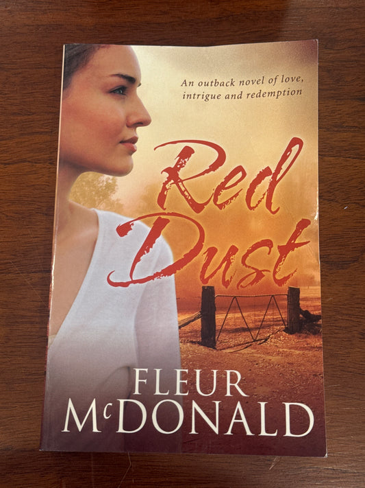 Red dust. Fleur McDonald. 2010.