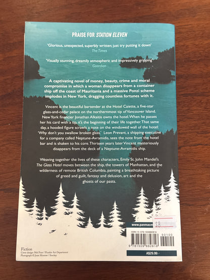 Glass hotel. Emily St. John Mandel. 2020.