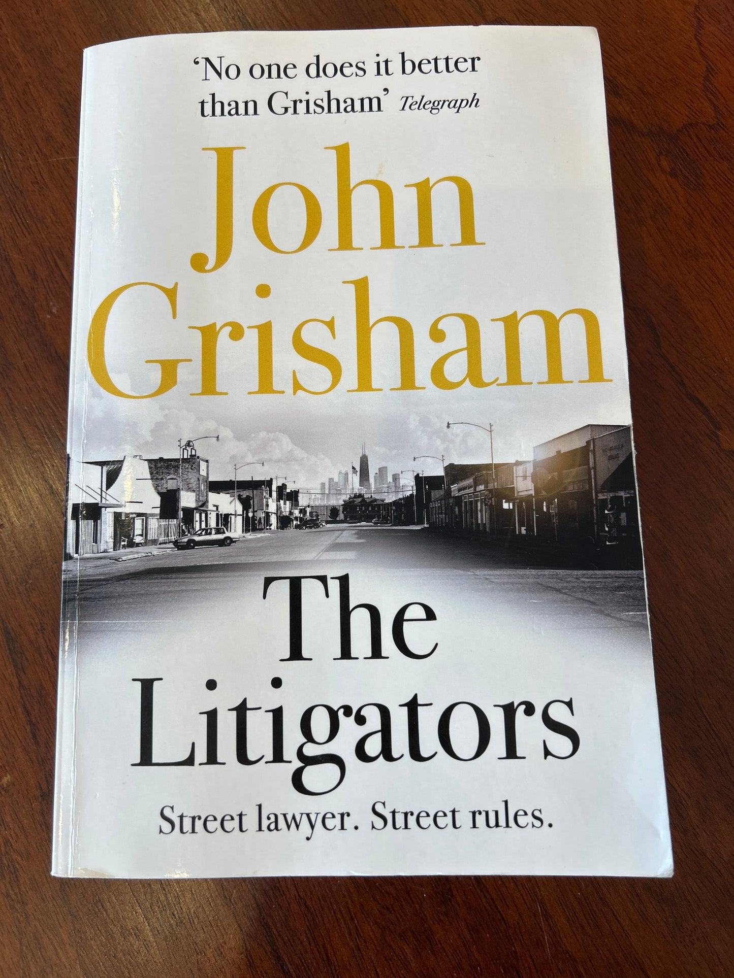 Litigators. John Grisham. 2012.