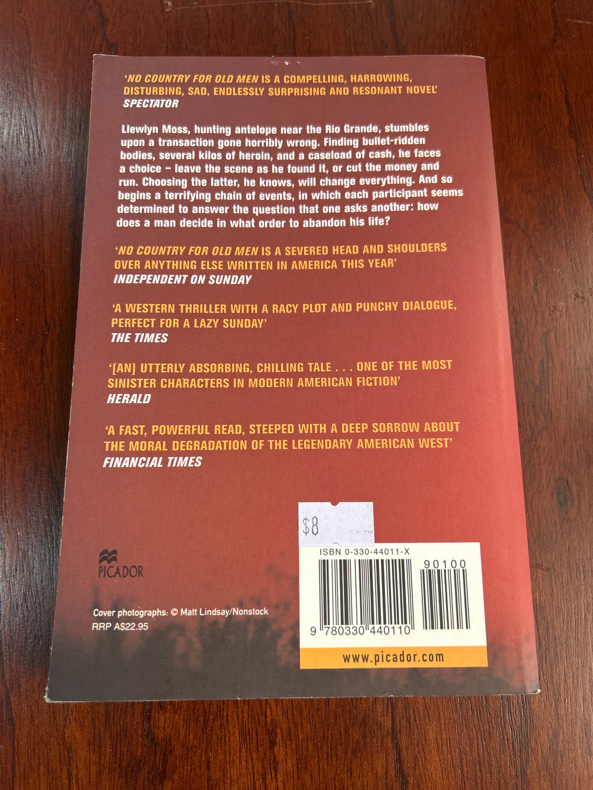 No country for old men. Cormac McCarthy. 2005.