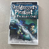 Skulduggery Pleasant: the faceless ones. Derek Landy. 2009.