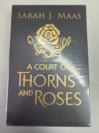 A Court of thorns and roses. Sarah J. Maas.