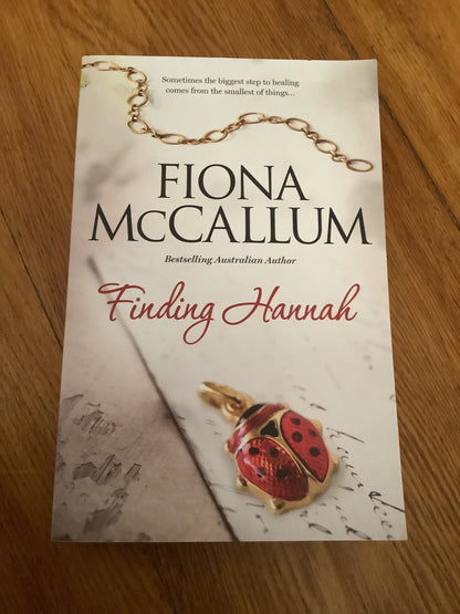 Finding Hannah. Fiona McCallum. 2018.