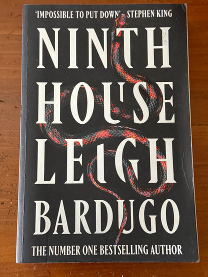 Ninth house. Leigh Bardugo. 2019.