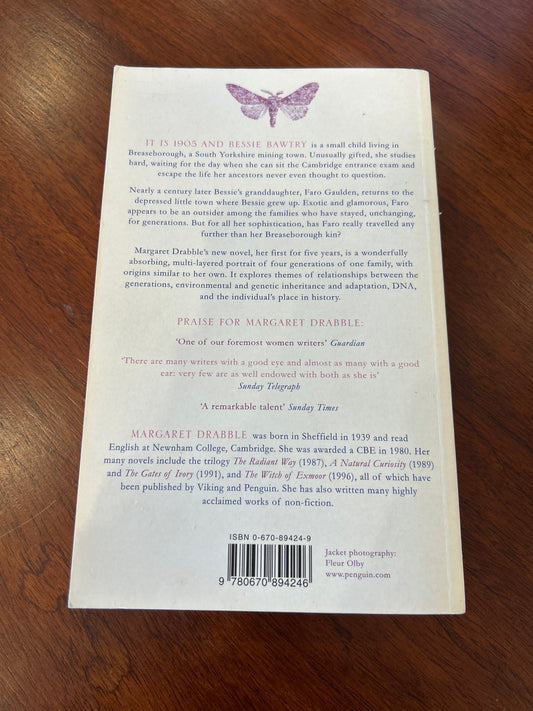 Peppered moth. Margaret Drabble. 2000.