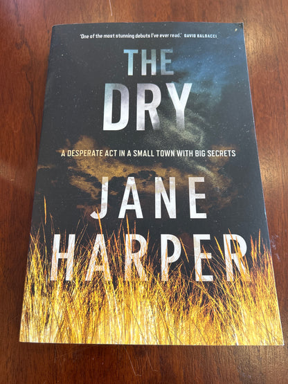Dry. Jane Harper. 2016.