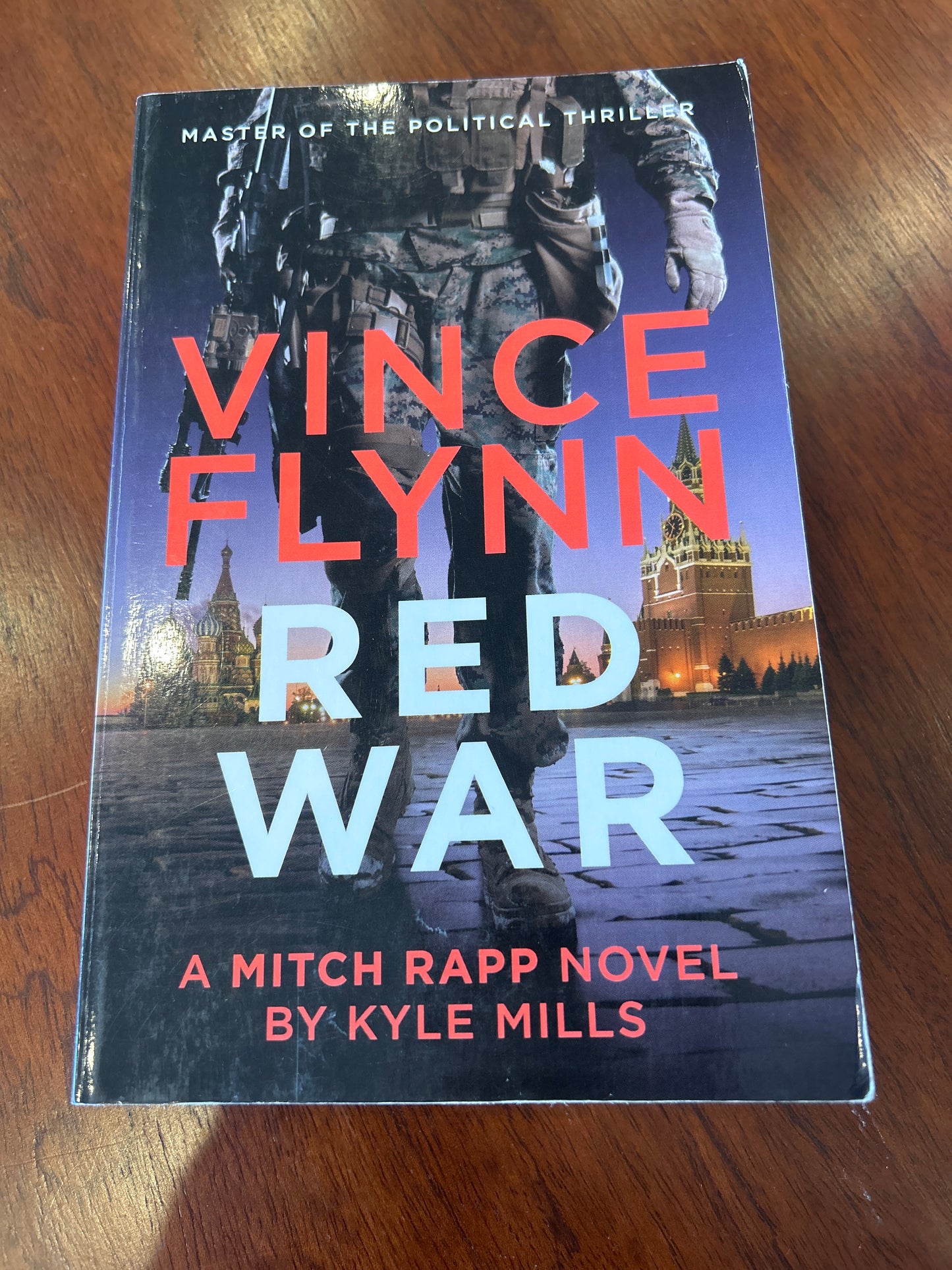 Vince Flynn: Red war. Kyle Mills. 2019.