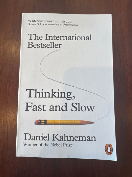 Thinking, fast and slow. Daniel Kahneman. 2012.