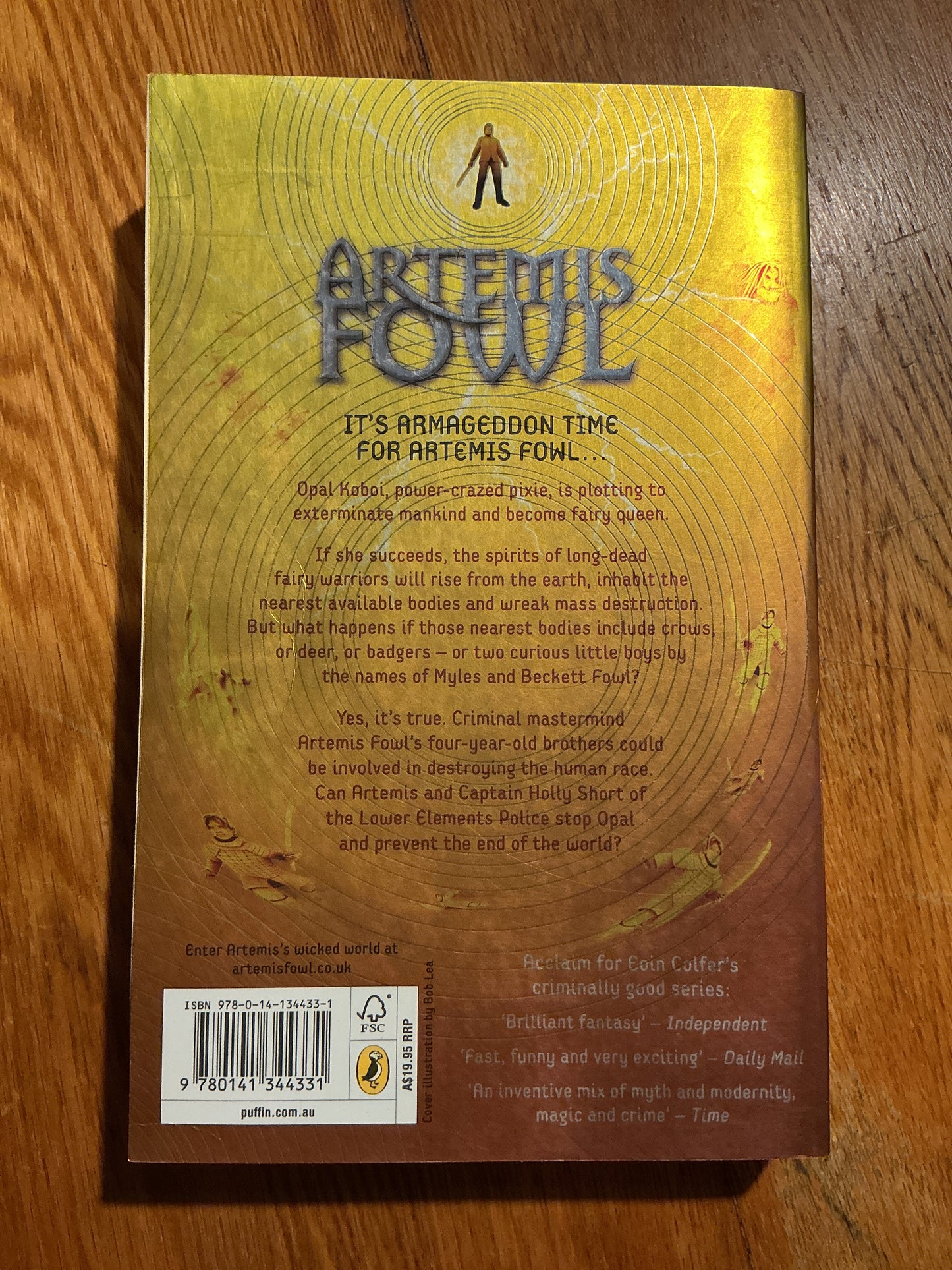 Artemis Fowl and the last guardian. Eoin Colfer. 2012.