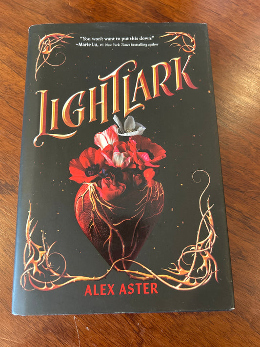 Lightlark. Alex Aster. 2022.