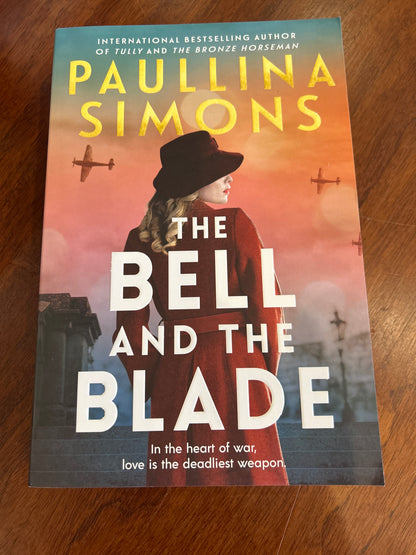 Bell and the blade. Paullina Simons. 2025.