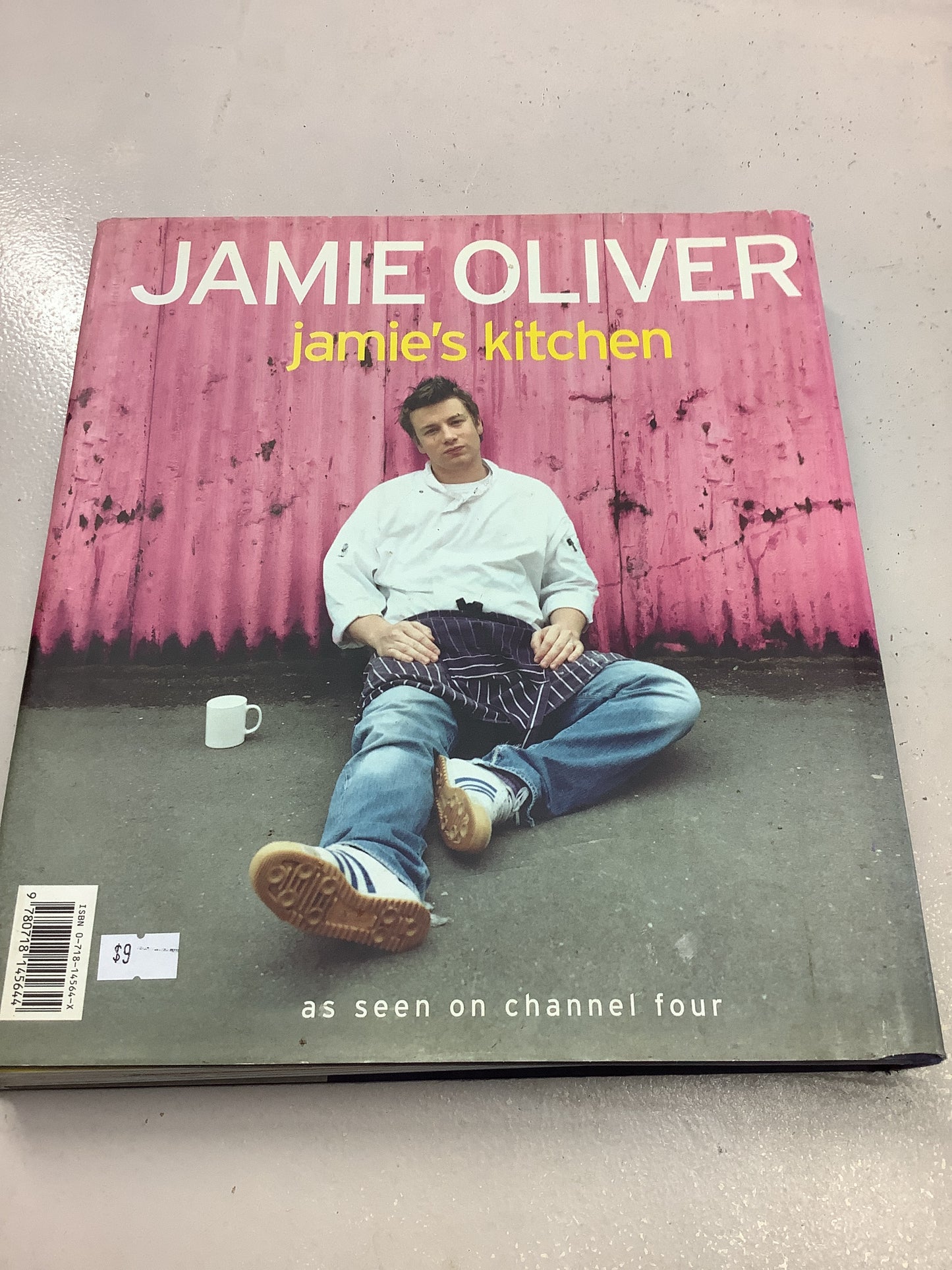 Jamie's kitchen. Jamie Oliver. 2002.