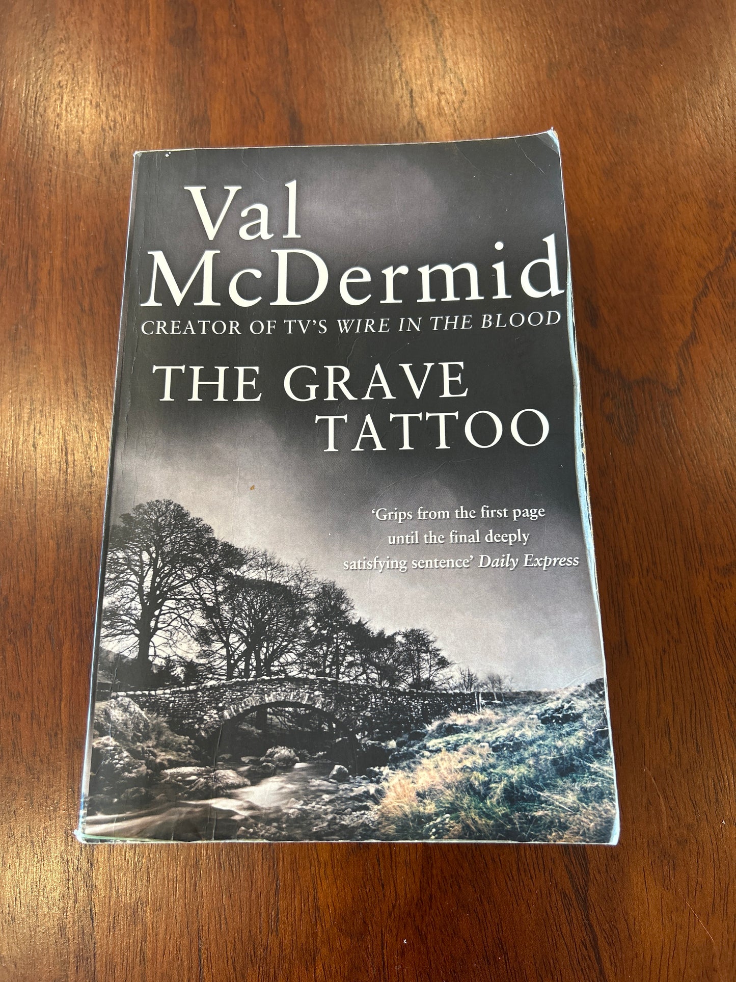 Grave tattoo. Val McDermid. 2010.