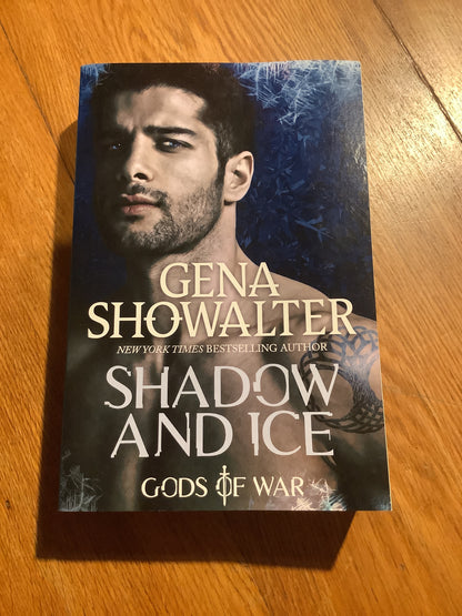 Shadow and ice. Gena Showalter. 2018.