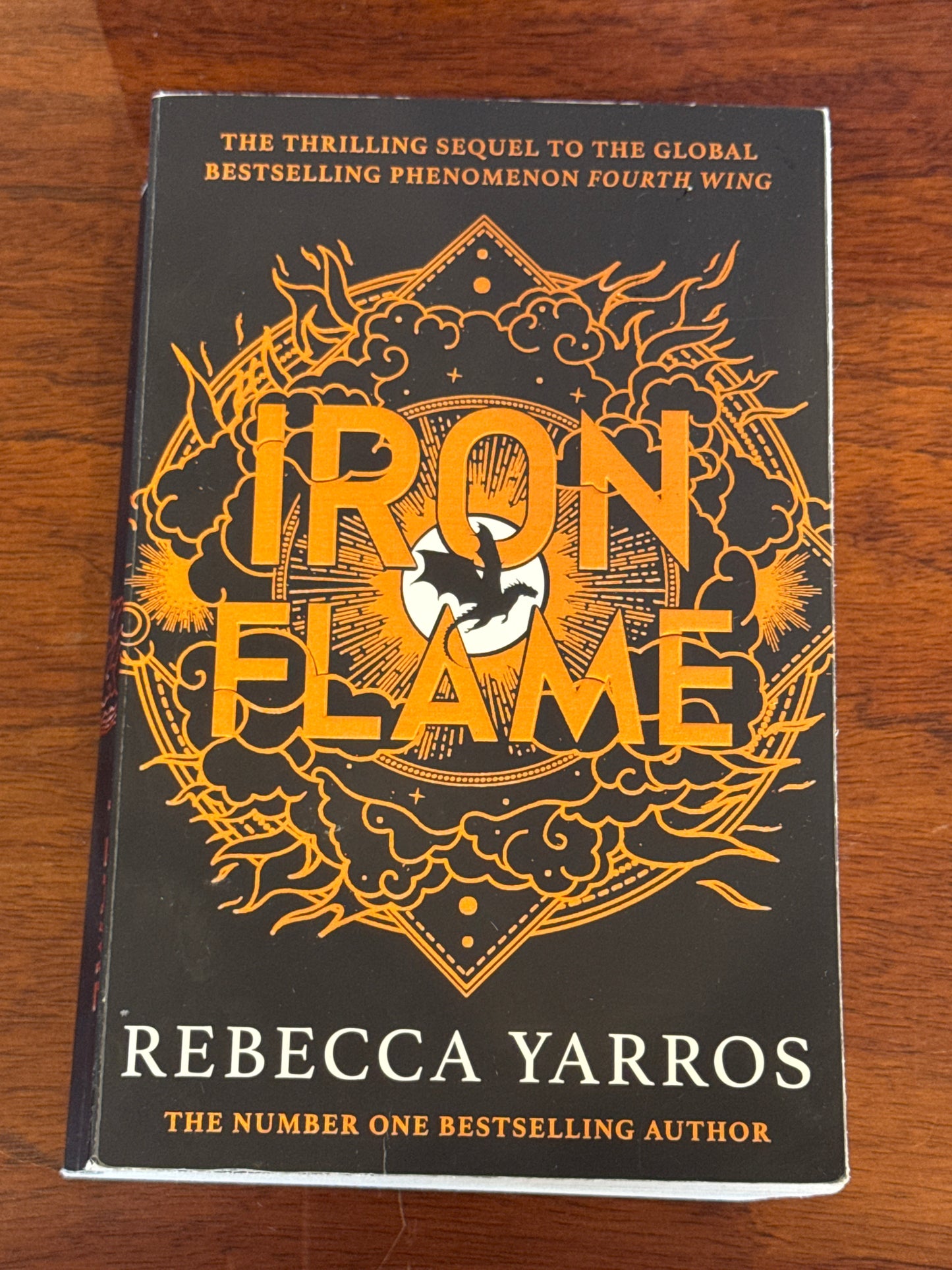 Iron flame. Rebecca Yarros. 2024.