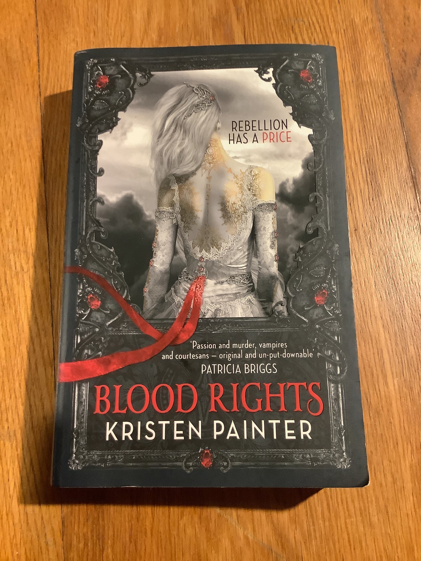 Blood rights. Kristen Painter. 2011.