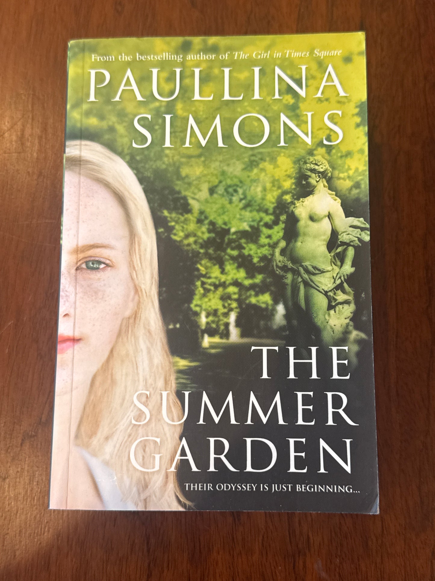 Summer garden. Paullina Simons. 2007.