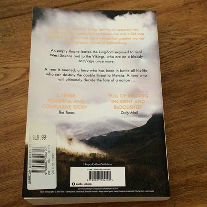 Empty throne. Bernard Cornwell. 2015.