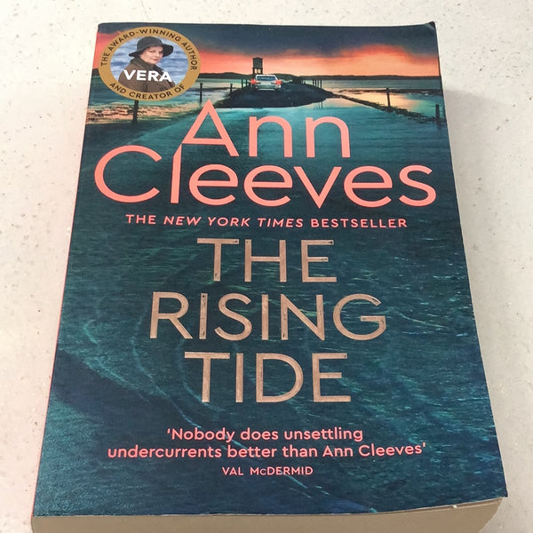 Rising tide. Ann Cleeves. 2022.