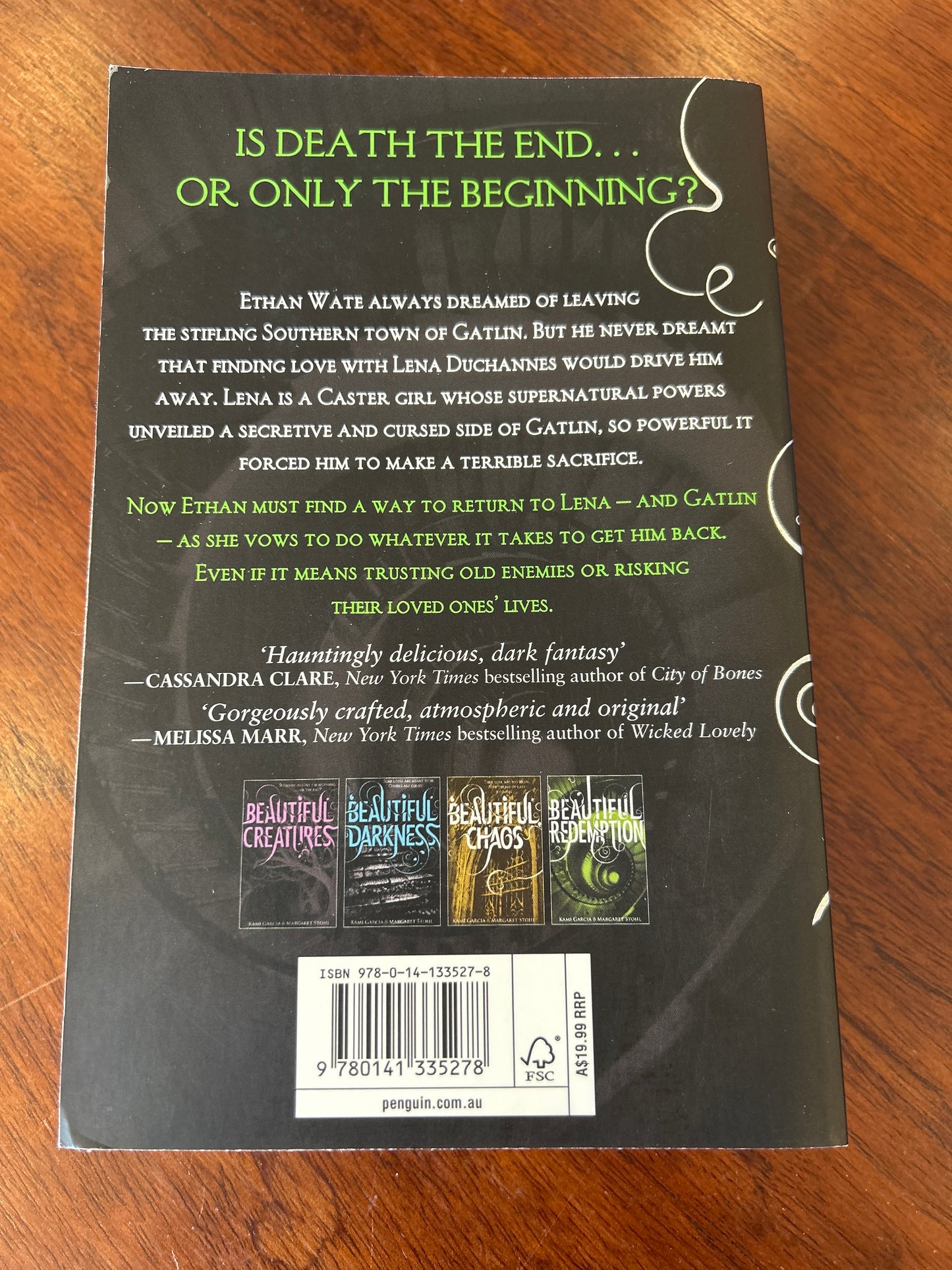 Beautiful redemption. Kami Garcia & Margaret Stohl. 2012.