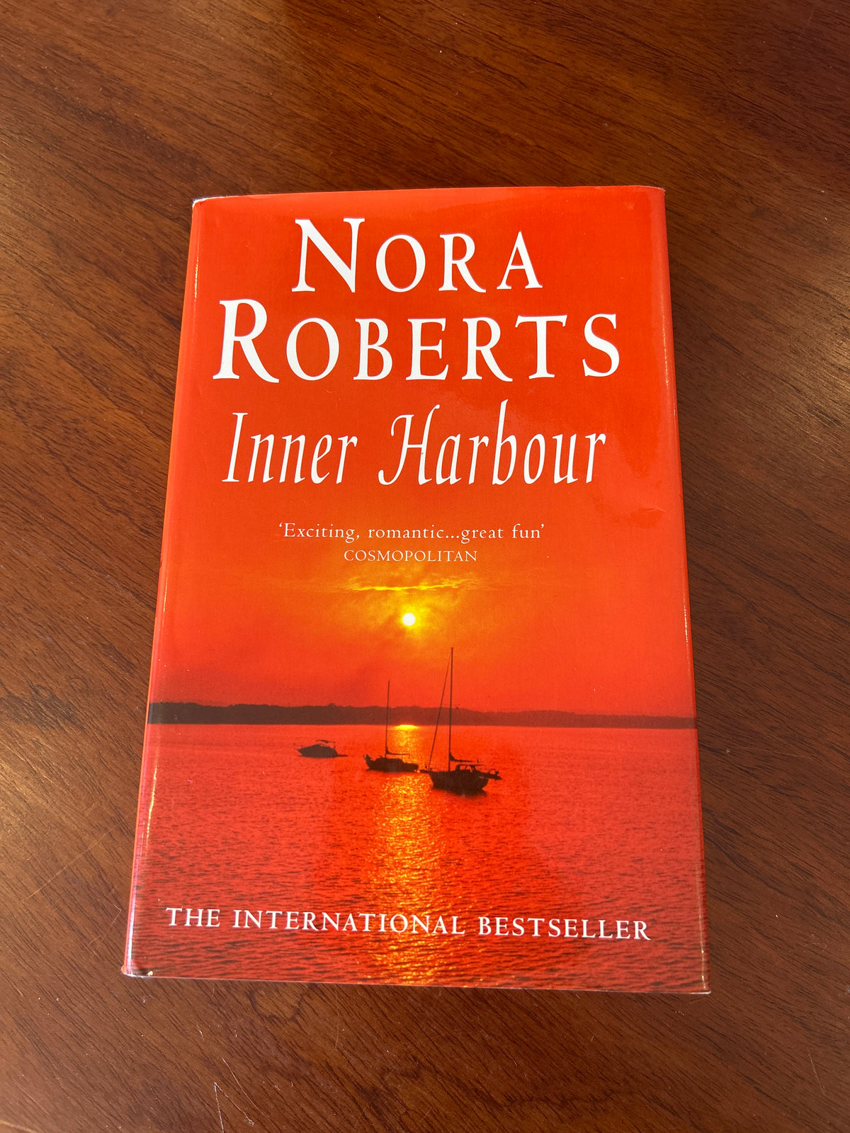 Inner harbour. Nora Roberts. 2002.
