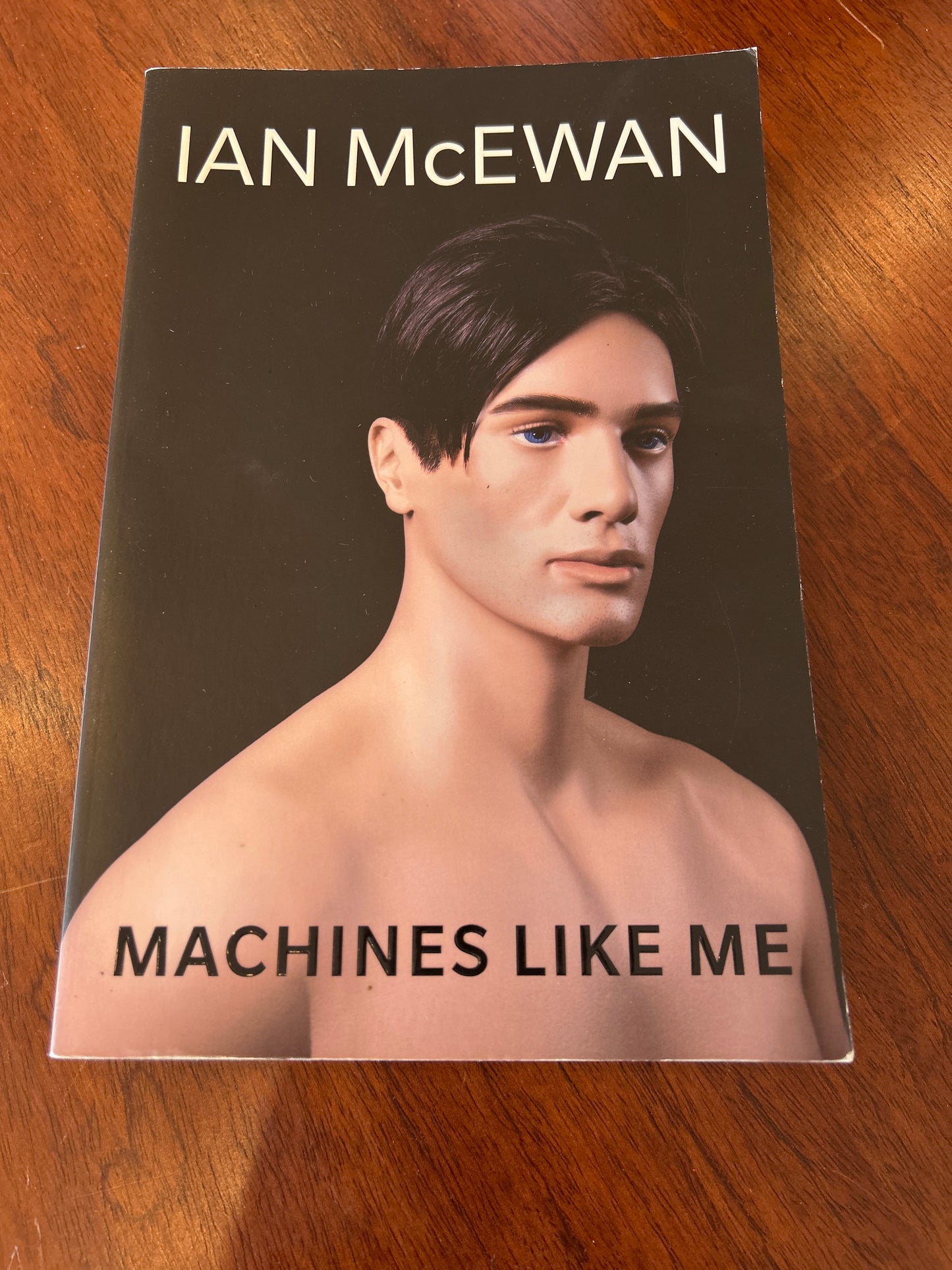 Machines like me and people like you. Ian McEwan. 2019.