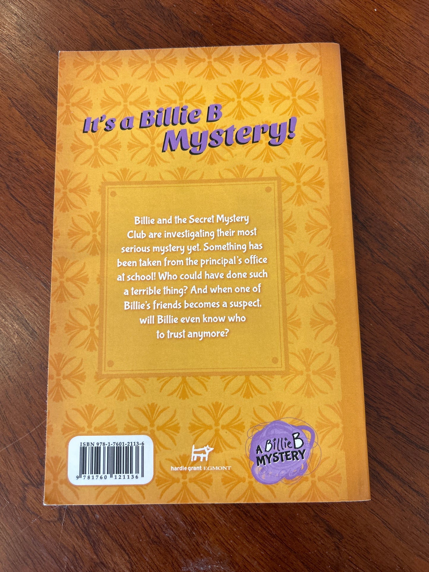 Stolen stash. Sally Rippin. 2014.
