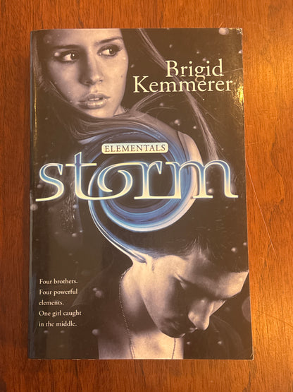 Storm. Brigid Kemmerer. 2012.