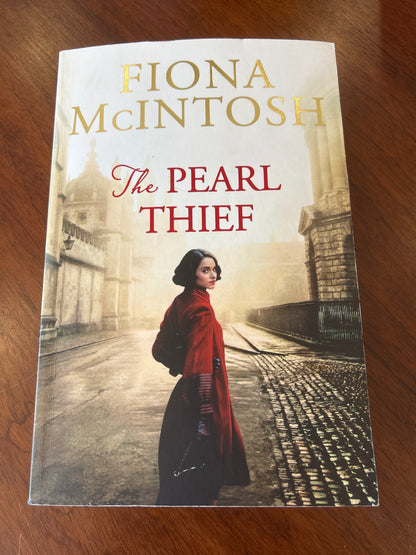 Pearl thief. Fiona McIntosh. 2018.