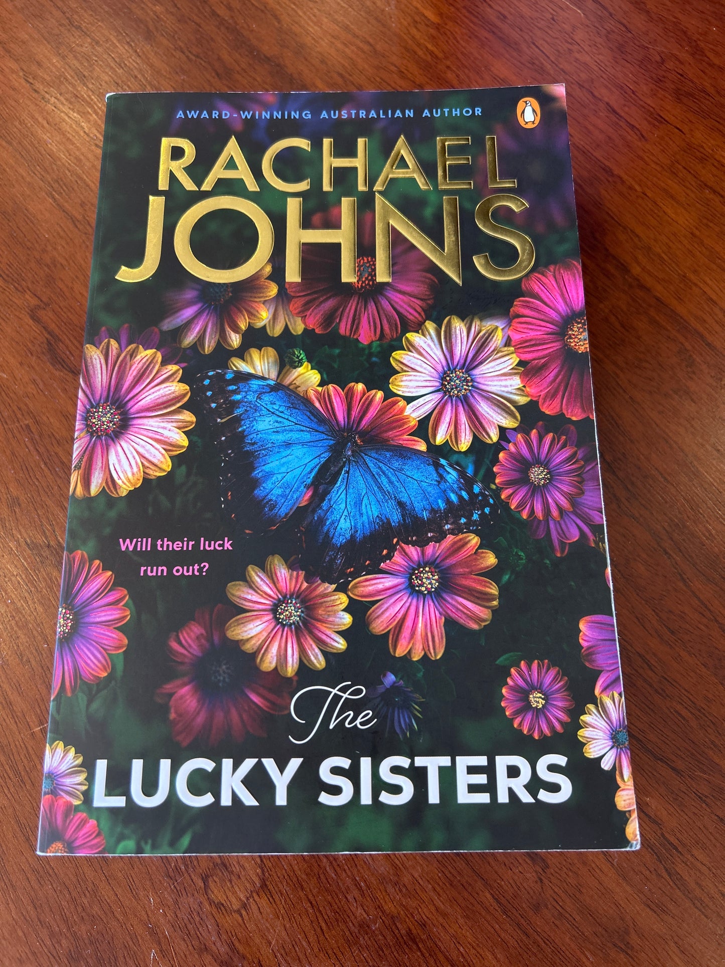 Lucky sisters. Rachael Johns. 2025.